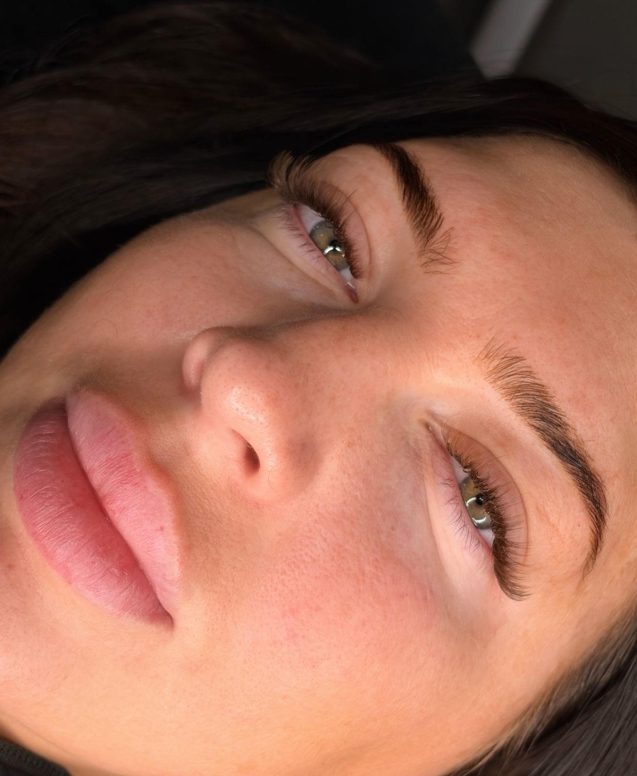 Soft natural lash look with groomed brows